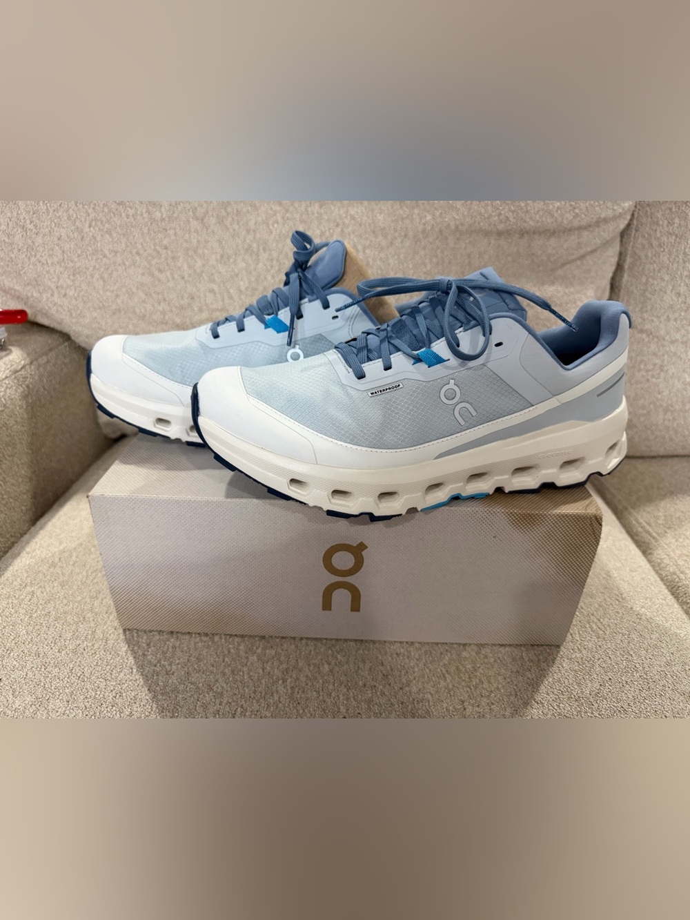 On Cloudvusta 2 Women’s Running Shoes - Light Blue/White Size 11 NWT
